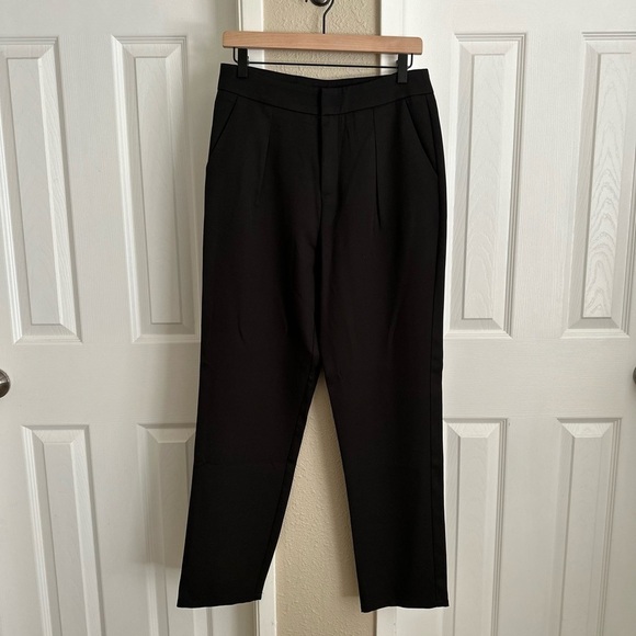 Forever 21 Black Cropped Dress Pants Size: Large - Picture 2 of 6